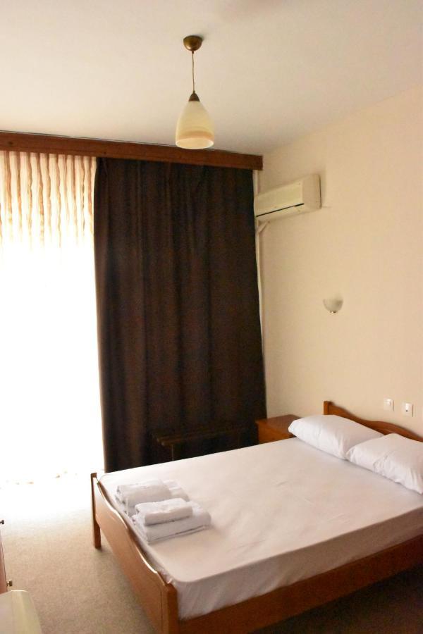 Parissas Hotel Tsotilion Exterior photo